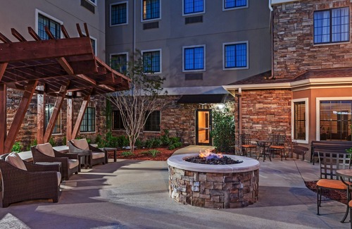 Fossil Creek Apartment | Quick Access to Convention Center | Free Breakfast + Outdoor Pool