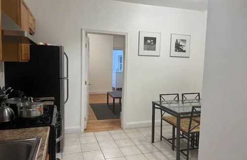 West Philadelphia Apartment | Quiet 1 bdrm aptmt has backyard