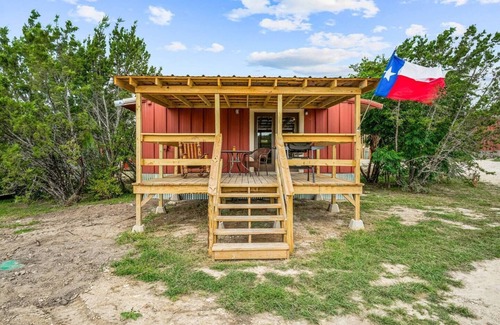 Paluxy Cabin | Quiet 1BR Cabin Near Stephenville Country Views