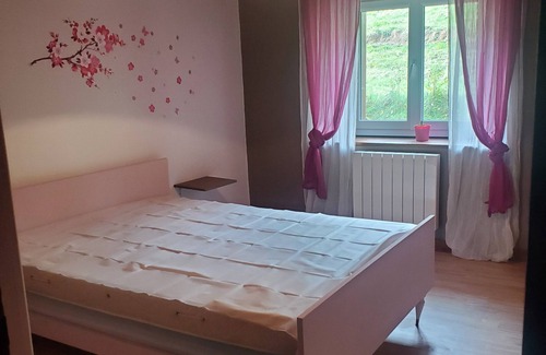 Murat-le-Quaire Apartment | Quiet accommodation with the Damvillais