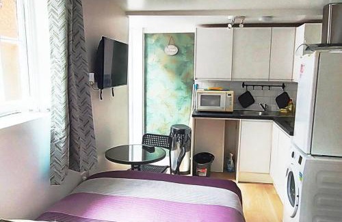 Hendon Apartment | Quiet and cozy studio