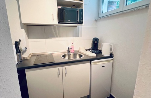 Golzheim Apartment | Quiet and sunny studio in direct proximity to the trade fair/arena and city center