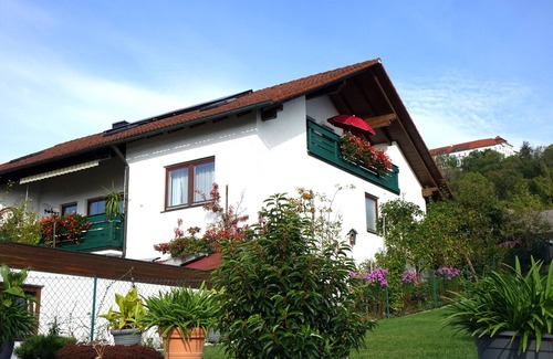 Beilngries Apartment | Quiet apartment (60sqm) with furnished balcony