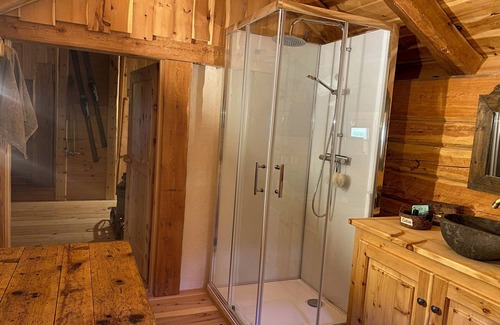 Les Sagnieres Ski Chalet | Quiet, authentic chalet in the heart of the Queyras, ideal for a truly relaxing break