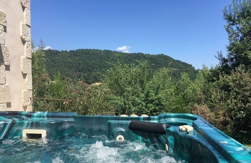 Silhac Villa | Quiet Bastide with pool view and jacuzzi in the heart of the Ardèche for 12