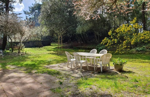 Les Moutiers-en-Retz Apartment | Quiet beachfront gîte, sleeps 2