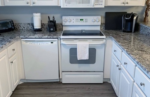 Breakers Condo | Quiet Beach Getaway