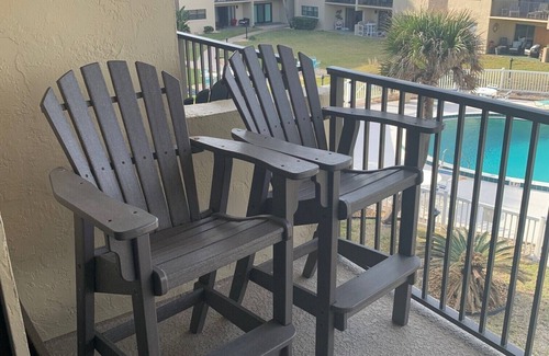 Breakers Condo | Quiet Beach Getaway