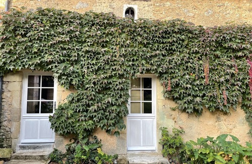 Durtal Apartment | Quiet, comfortable studio 35M2 facing manicured garden 15km from La Fleche zoo