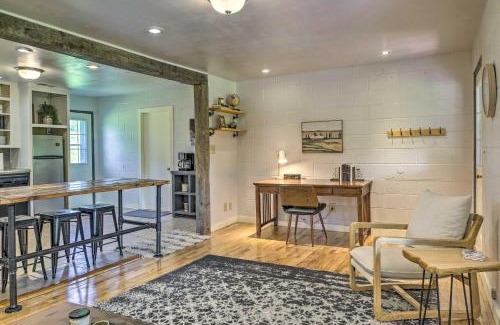 Squires House | Quiet Country Home in Ava with Chic Interior!