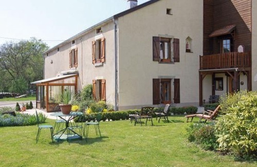 Francalmont Cottage | Quiet countryside house with large orchard
