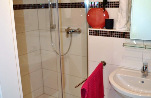 Hahnstatten Apartment | Quiet, cozy, modern equipped apartment