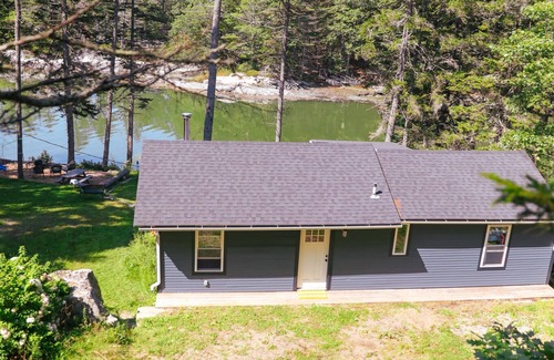 Bremen Cottage | Quiet & cozy ocean-side hideaway. Pet friendly!