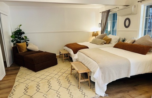 Guerneville House | Quiet, Cozy, Russian River Retreat in the Redwoods. Private Garden View Unit