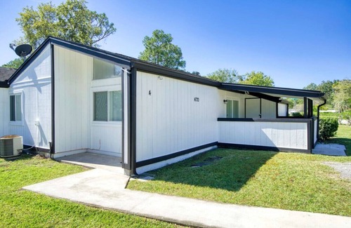 Southpoint House | Quiet Haven Near Beach and Attractions