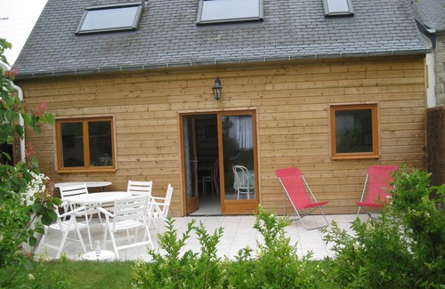 Tregastel House | Quiet house 50 m from the beach near shops