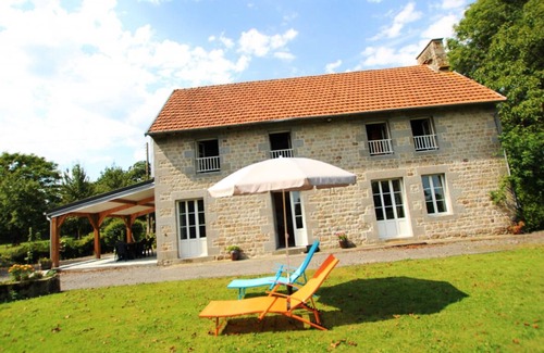 Beslon Cottage | Quiet house with parking, near Villedieu-les-Poêles