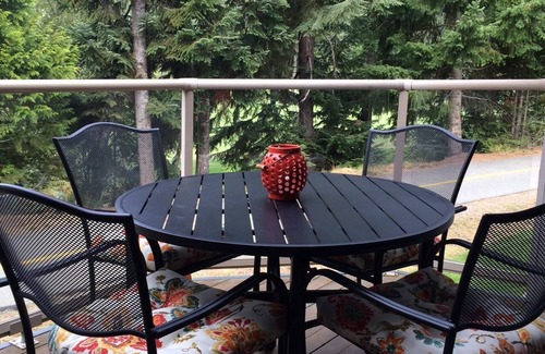 Blackcomb House | Quiet luxury on the golf course in Whistler - Upper Village . Pet friendly!