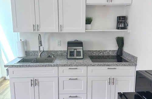Highland Reserve Apartment | Quiet Micro-Studio with AC in charming Roseville