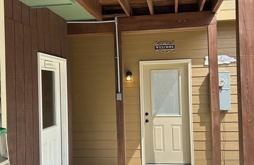 Dunlap Apartment | Quiet, relaxing, Guest House with large porch on Cagle Mountain in Dunlap, Tn.