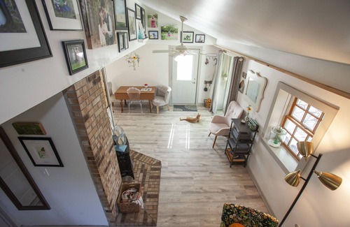 Alden Apartment | Quiet retreat near Torch Lake w/ artists studio guesthouse. Amazing star gazing!