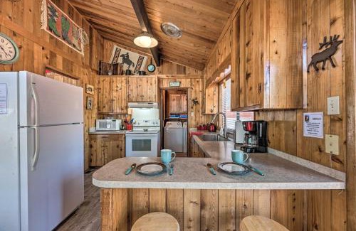 Ruidoso House | Quiet Retreat with Hot Tub - 16 Miles to Ski Apache!