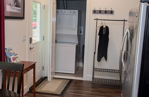 Regional District of Nanaimo House | Quiet Sanctuary