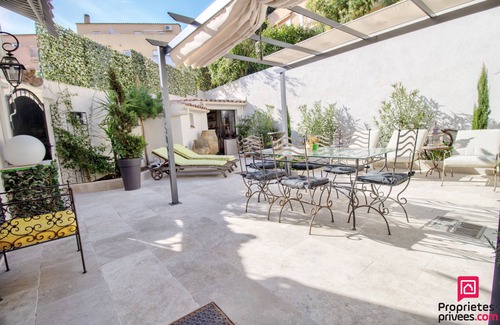 Cogolin House | Quiet, secure house