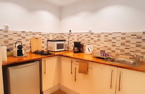 Les Avirons Apartment | Quiet studio for two, wheelchair accessible, near golf and beaches