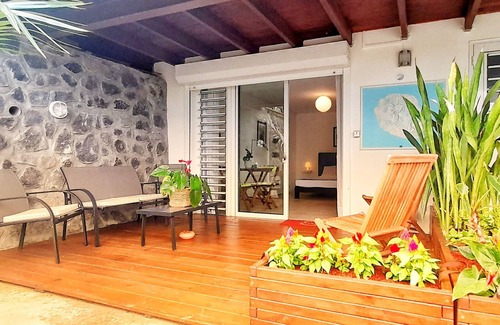 Les Avirons Apartment | Quiet studio for two, wheelchair accessible, near golf and beaches