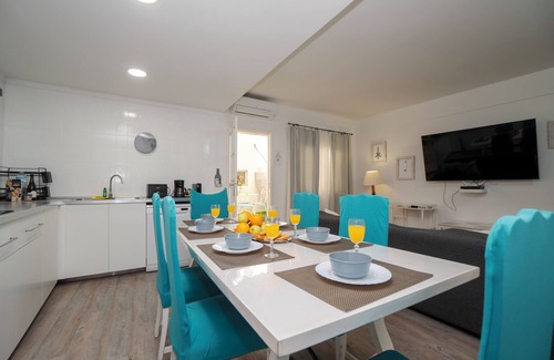 Maria de la Salut House | Quiet townhouse for families, athletes & groups