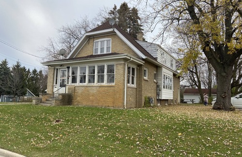 Mequon House | Quiet townhouse close to everything.