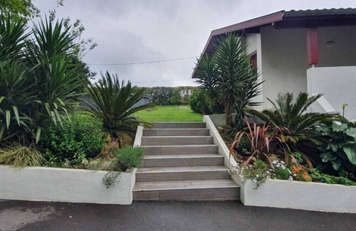 Villefranque House | Quiet villa between sea and mountains