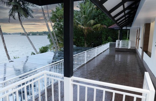 Kollam House | QUILON LAKE INN