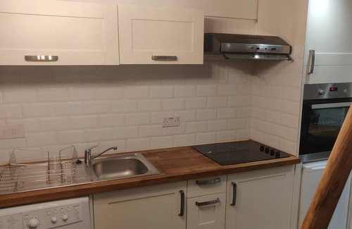 Kington St Michael Apartment | Quirky cart shed renovation, en-suite bathroom, wood burner, close to amenities