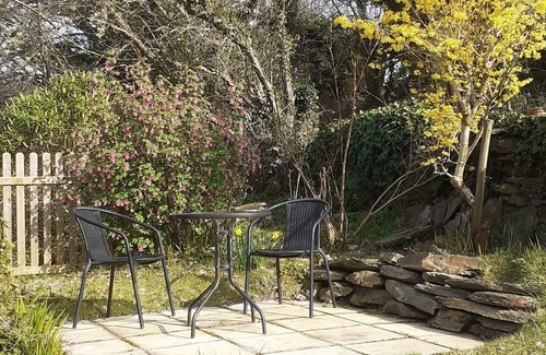 Morfa Bychan Cottage | Quirky cottage for two near coastal footpath at Borth y Gest