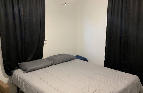 Bedford House | Quite 3-bedroom house in terrific Bedford with AC, WiFi