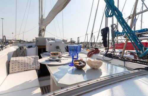 Bari Boat Rental | Quo Vadis Yacht in Bisceglie Harbor