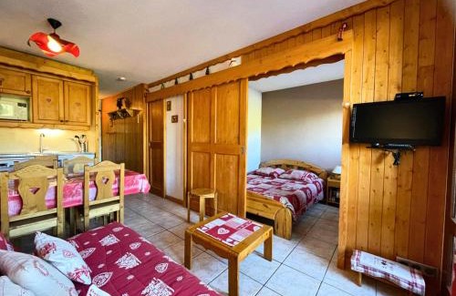 Les Menuires Apartment | Résidence Villaret - Grand studio 4 personnes aux pieds des pistes, vue montagne. MAE-8891