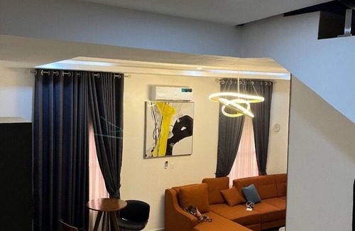 Abuja Cabin | R-Oak Hotels and Apartments