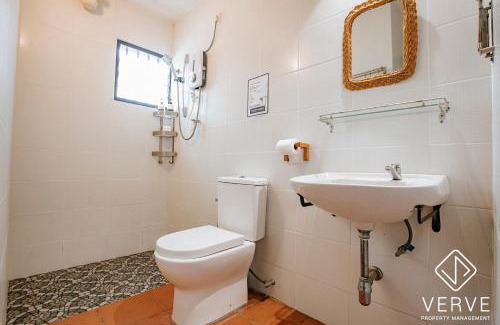 Kampung Kuala Pari House | R Private Club House 4B4B 16 pax by Verve