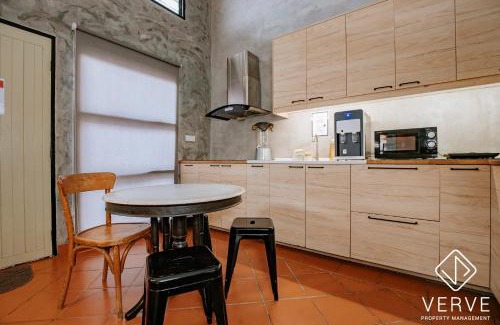 Kampung Kuala Pari House | R Private Club House 4B4B 16 pax by Verve