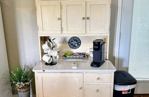 Mammoth Spring House | R&R cabin is a cozy 2-bedroom house in Mammoth Spring with a Spring River view!