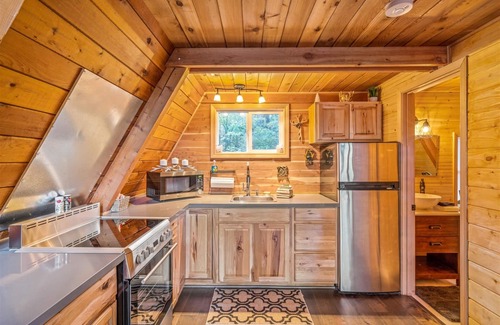 Leavenworth Cabin | R&R Retreat - Intimate, Quaint and Cozy A-Frame