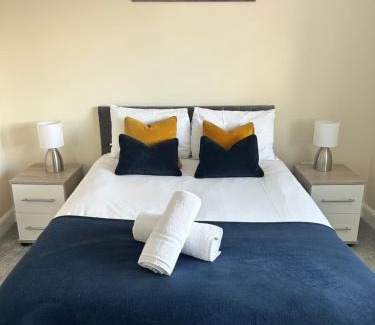 Radbourne House | Radbourne House - Spacious 2 Bed, Home from Home in Derby