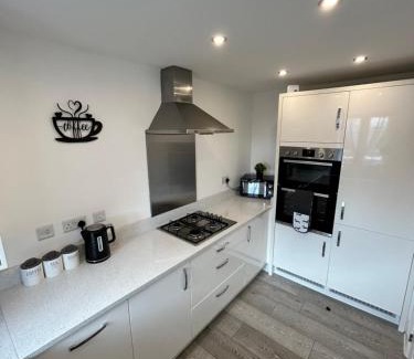 Radbourne House | Radbourne House - Spacious 2 Bed, Home from Home in Derby