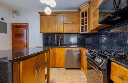Miramar Villa | Radiant Roomy 5 Br Home with pool and parking