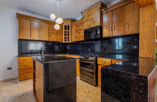 Miramar Villa | Radiant Roomy 5 Br Home with pool and parking