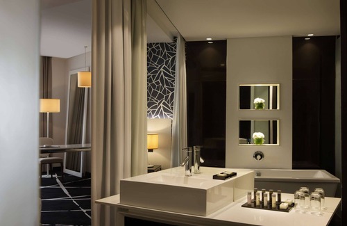 Ikeja Hotel | Radisson Blu Lagos Ikeja Hotel
