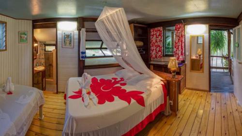 Teahupoo House | RAIATEA - Fare Coco